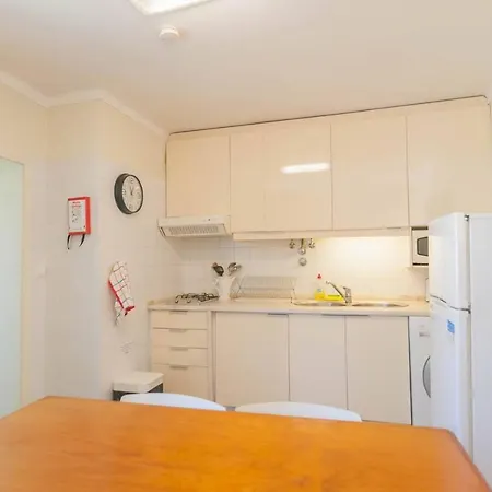 Apartment Cozy Two Bedroom In Santa Marinha Lisbon