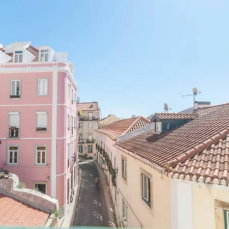 Cozy Two Bedroom In Alfama - With Ac By Lisbeyond