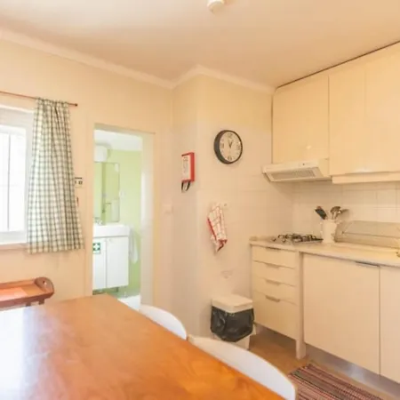 Cozy Two Bedroom In Alfama - With Ac By Lisbeyond * Lisboa