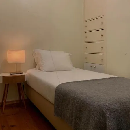 Διαμέρισμα Cozy Two Bedroom In Alfama - With Ac By Lisbeyond