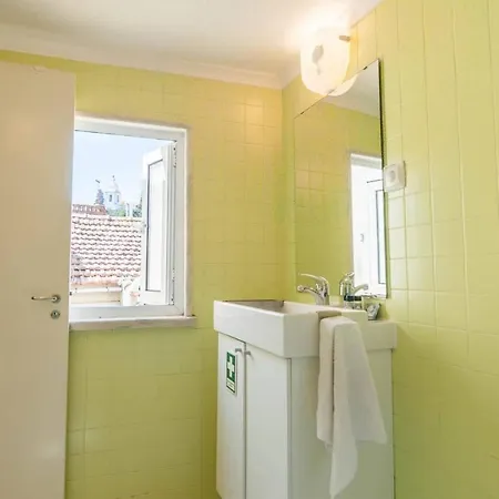 Апартаменти Cozy Two Bedroom In Alfama - With Ac By Lisbeyond Лісабон