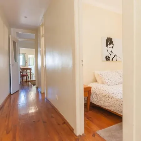 Cozy Two Bedroom In Alfama - With Ac By Lisbeyond